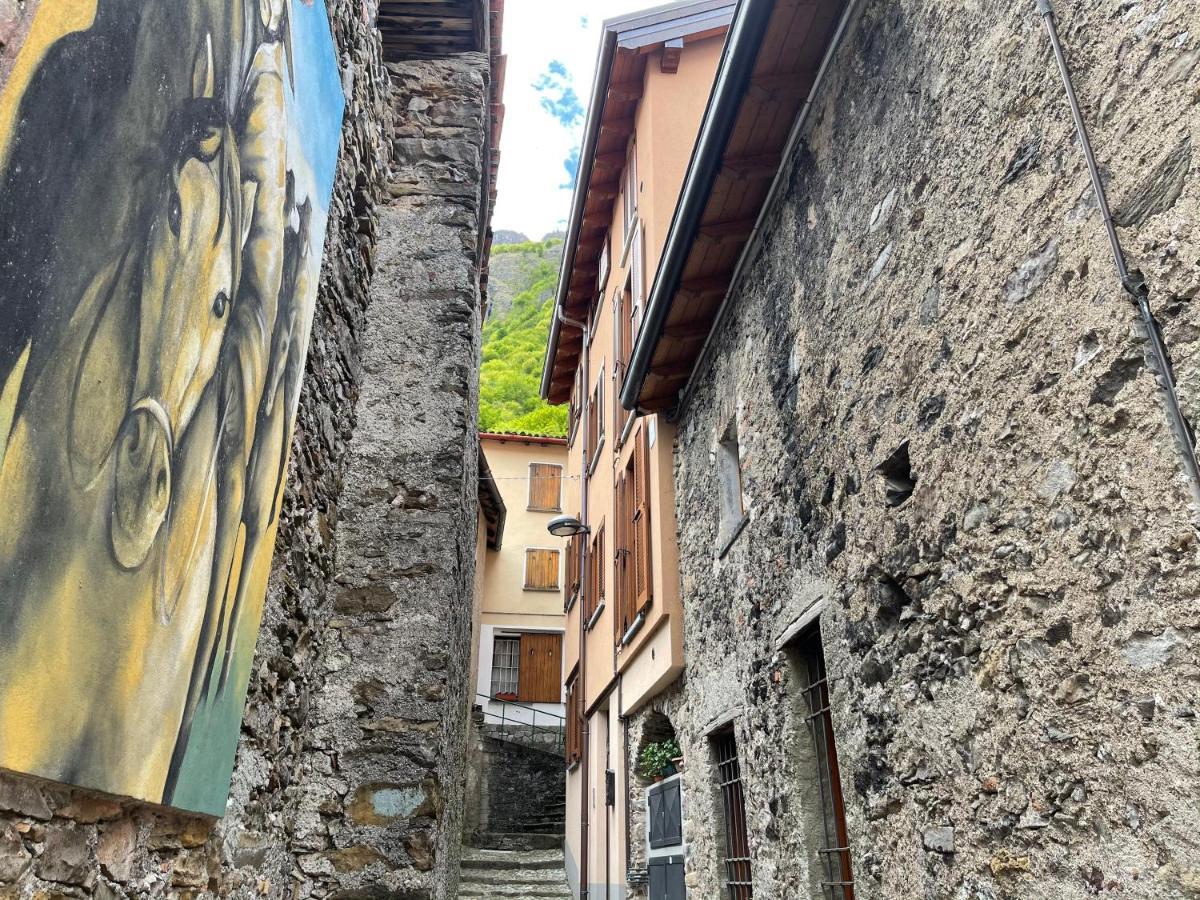 La Casa Di Pucci Nel Borgo Affrescato Di Parlasco Cortenova Zewnętrze zdjęcie